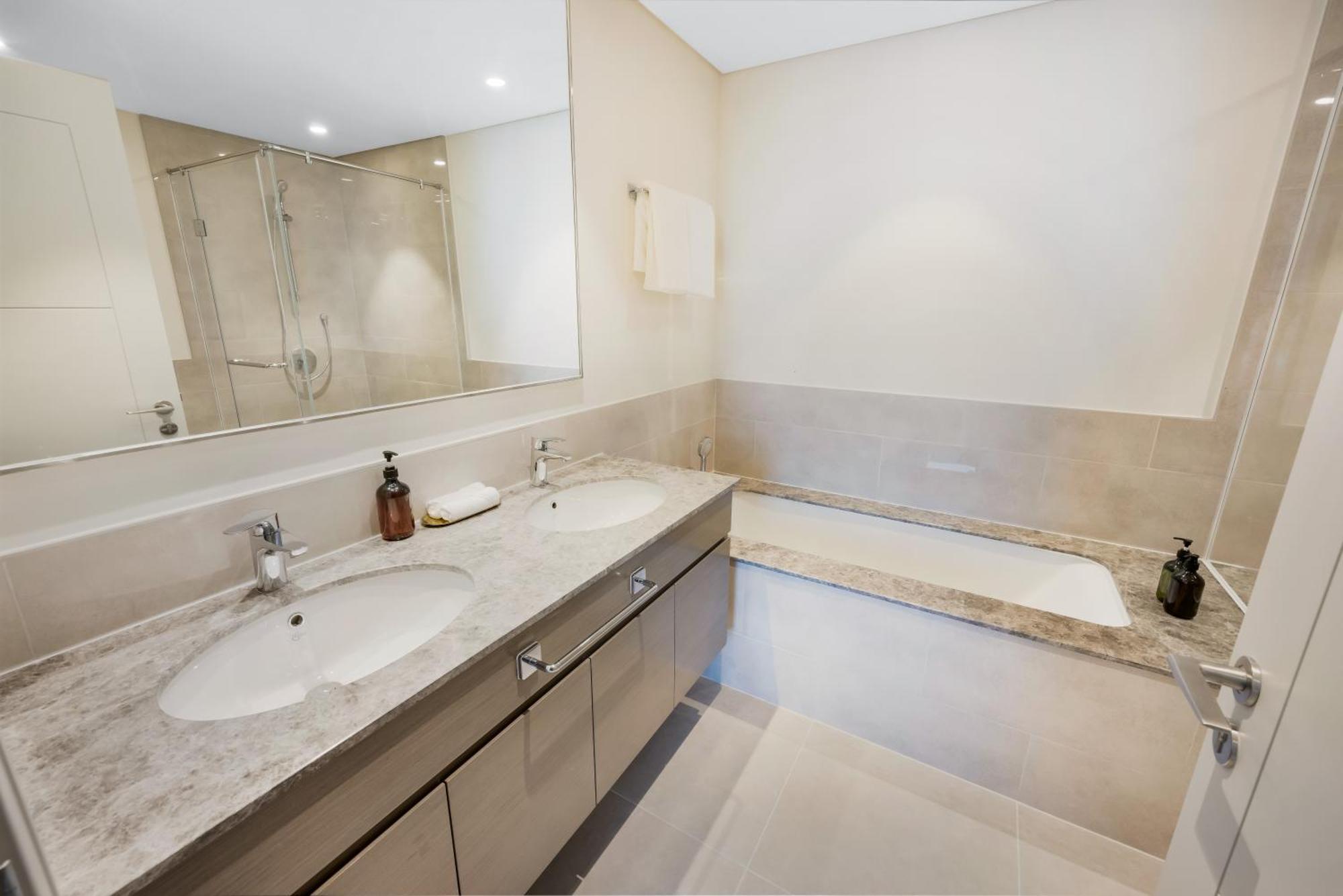 Apartment Durrani Homes - Grand 07
